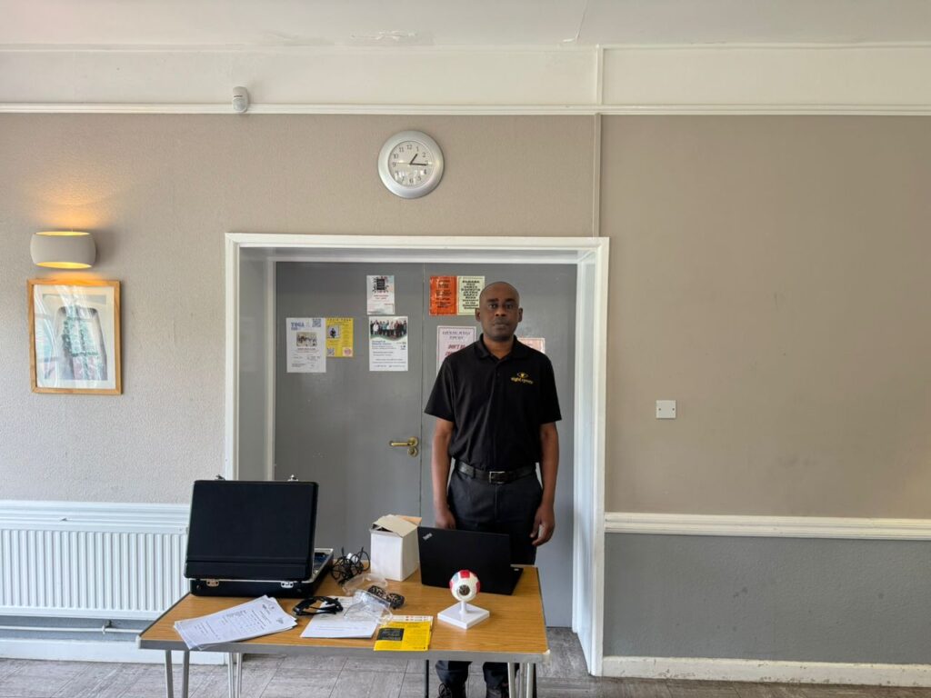 Tosin Adeleke, Swyddog Ymgyrch Ymwybyddiaeth Sight Cymru